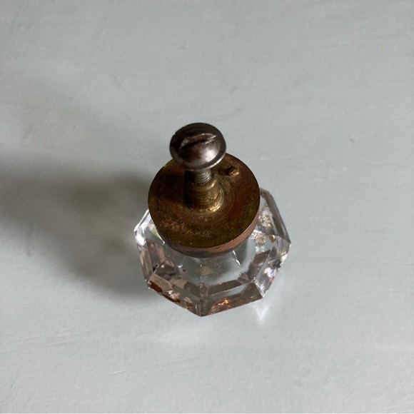 Vintage Faceted Glass Knob Pull - Picture 4 of 6